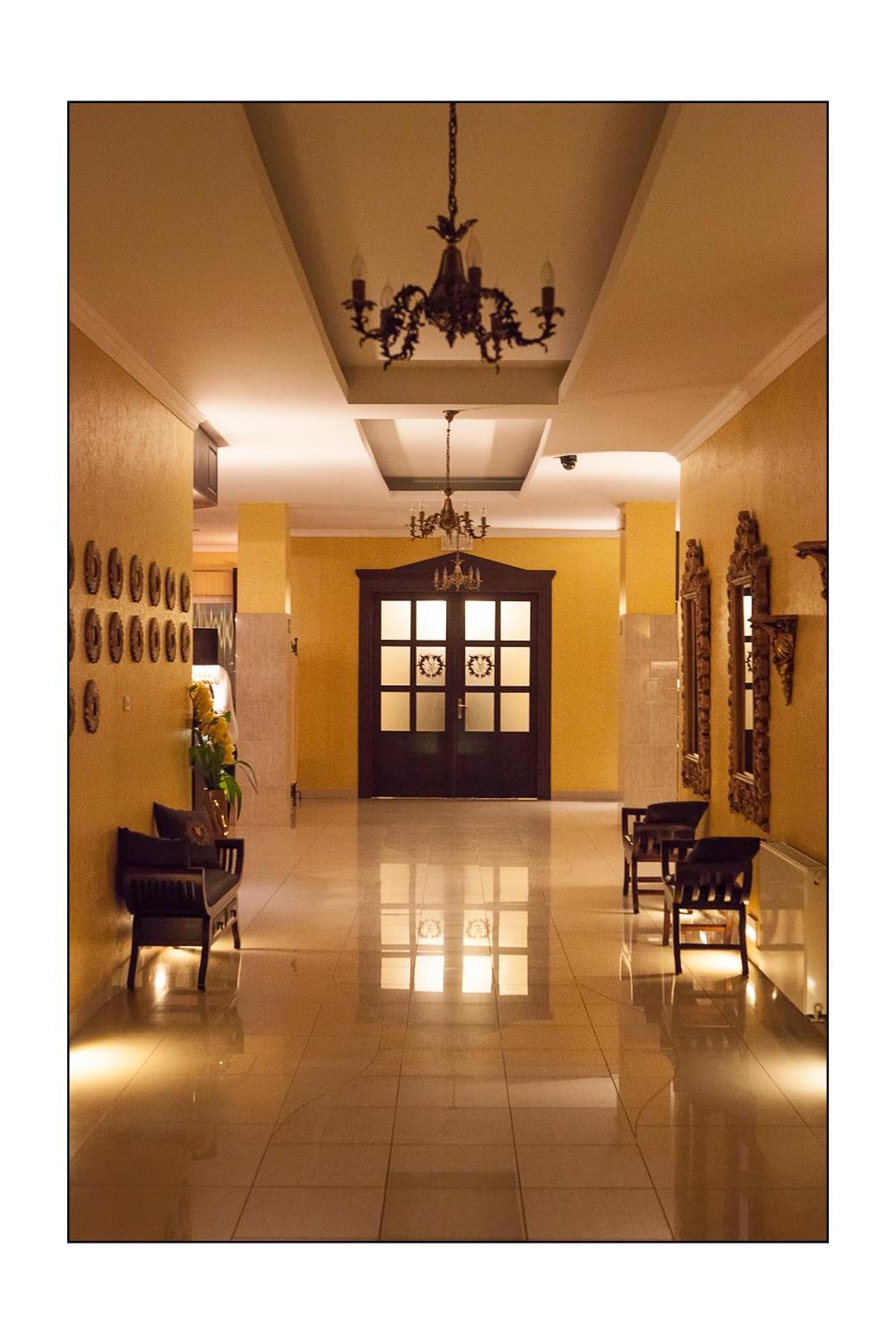 Hotel Lord Debica Luaran gambar