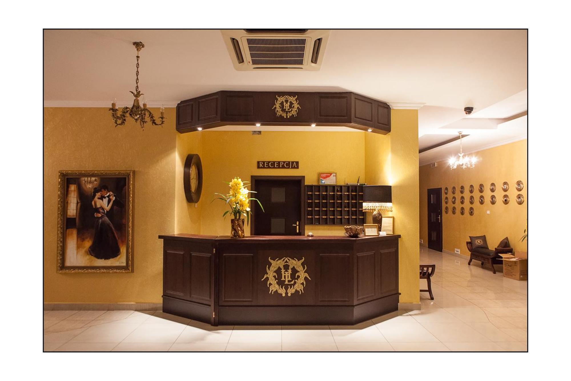 Hotel Lord Debica Luaran gambar