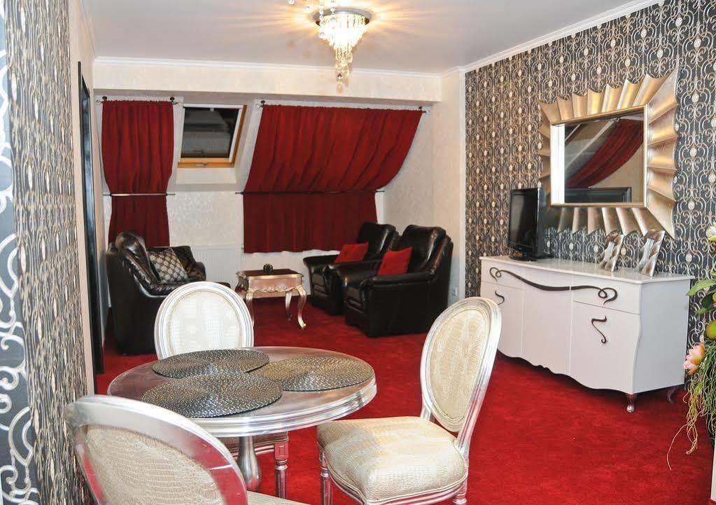 Hotel Lord Debica Luaran gambar