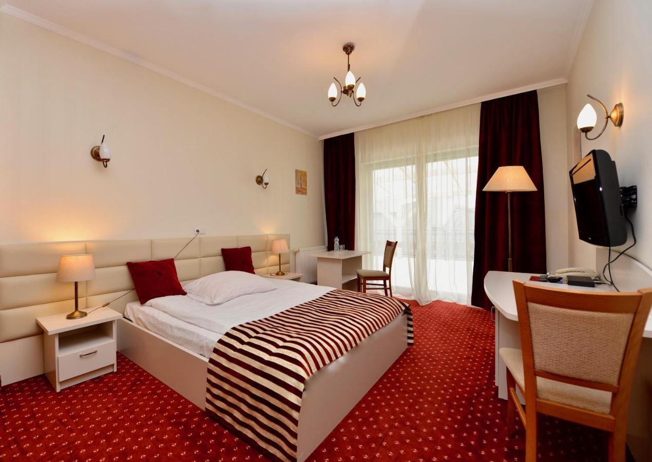 Hotel Lord Debica Luaran gambar